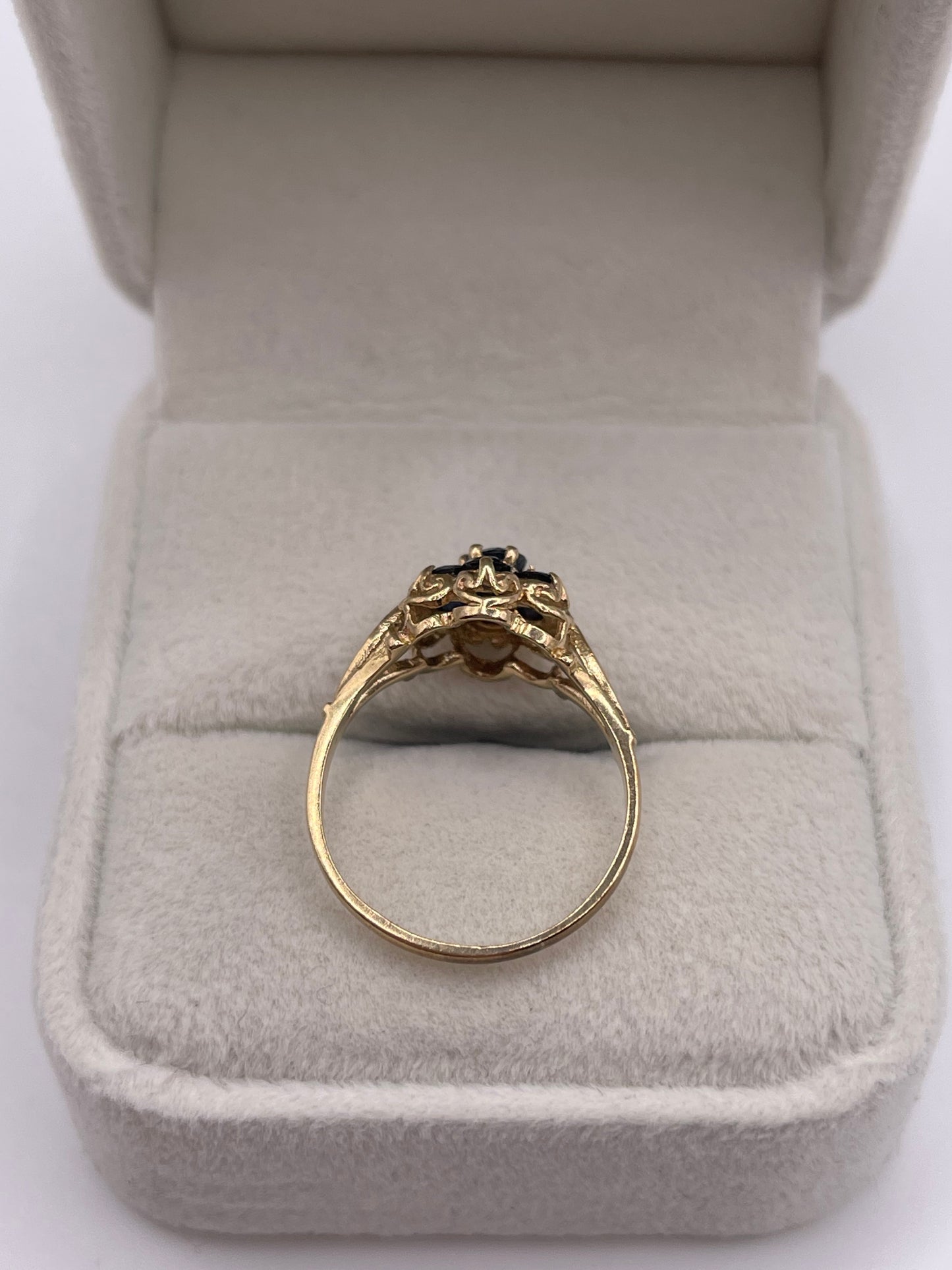 9ct gold sapphire cluster ring