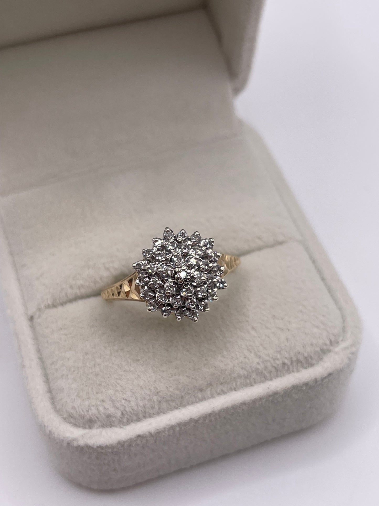 9ct gold diamond cluster ring