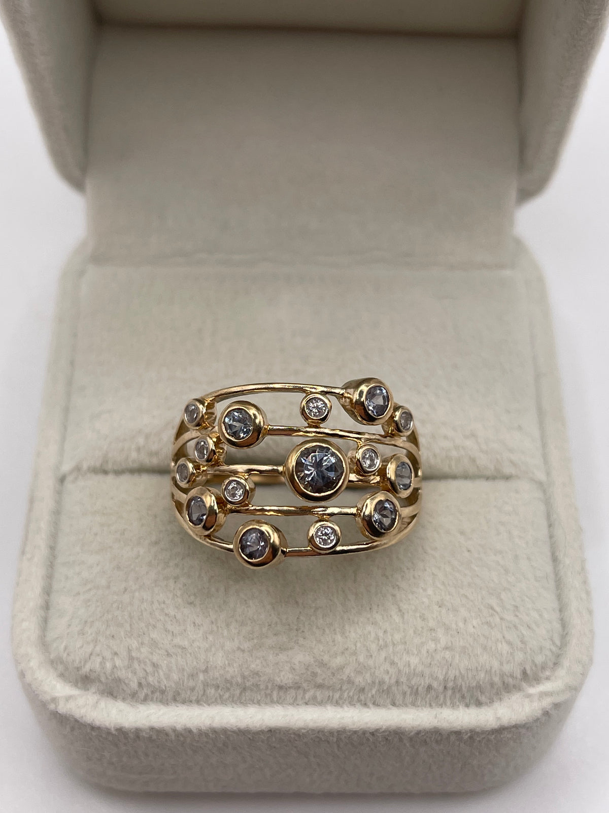9ct gold quartz and zircon ring