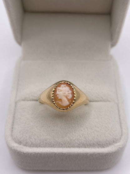 9ct gold cameo ring