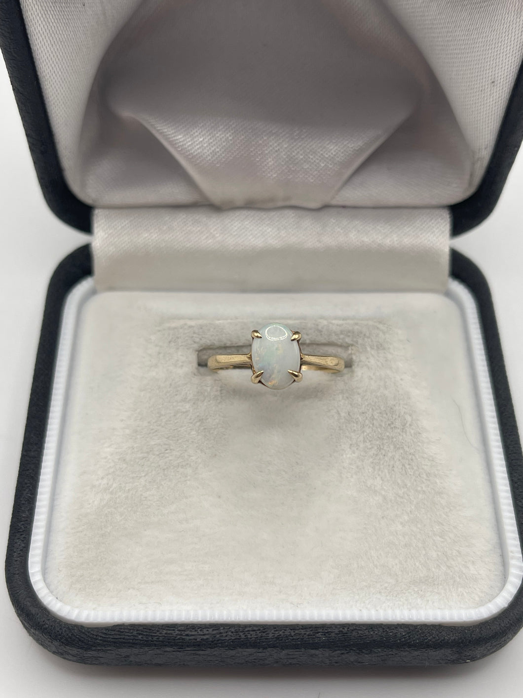 9ct gold opal ring