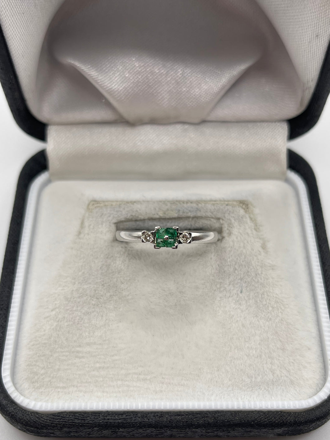 9ct white gold emerald and diamond ring