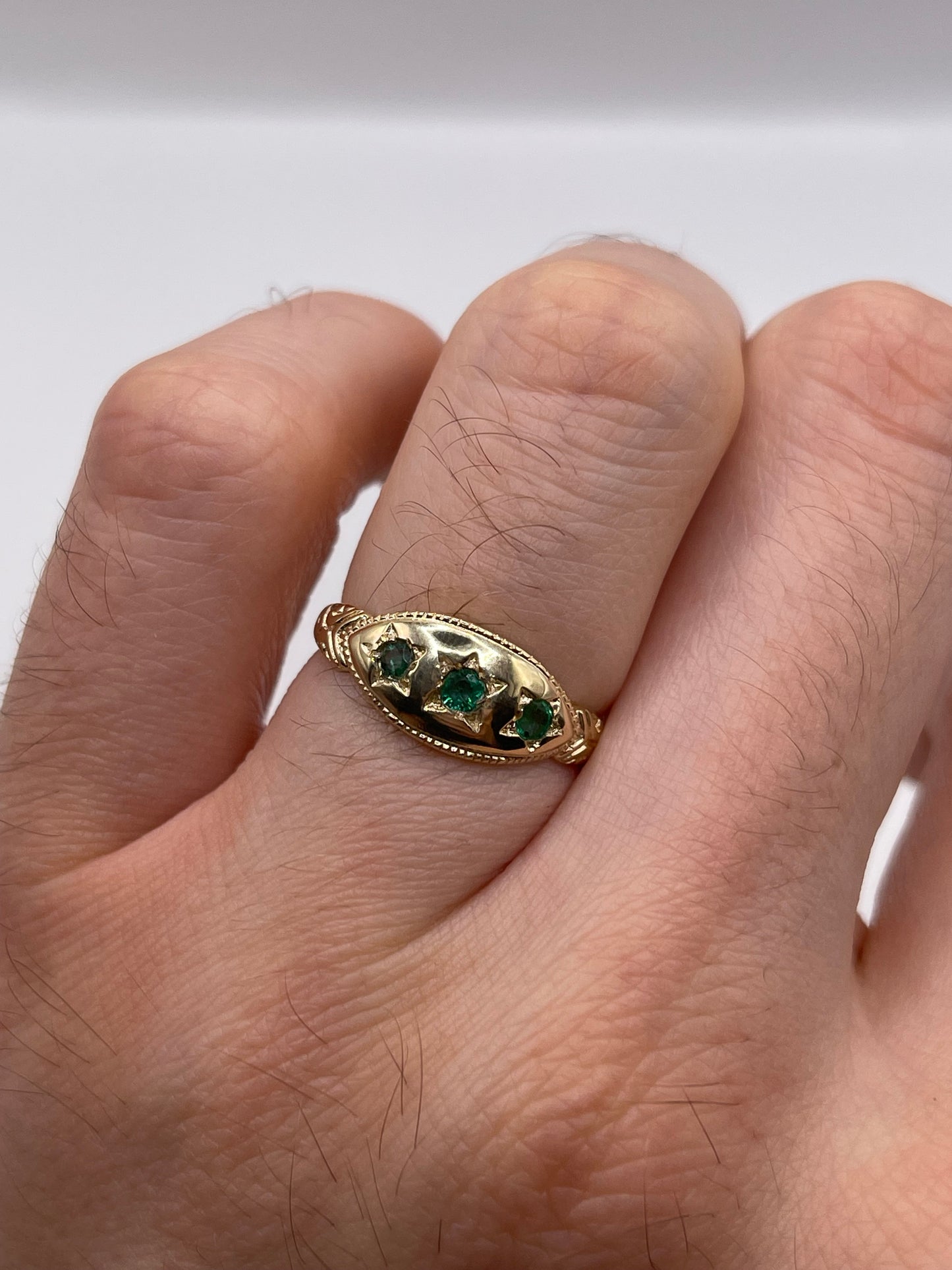 9ct gold emerald gypsy ring