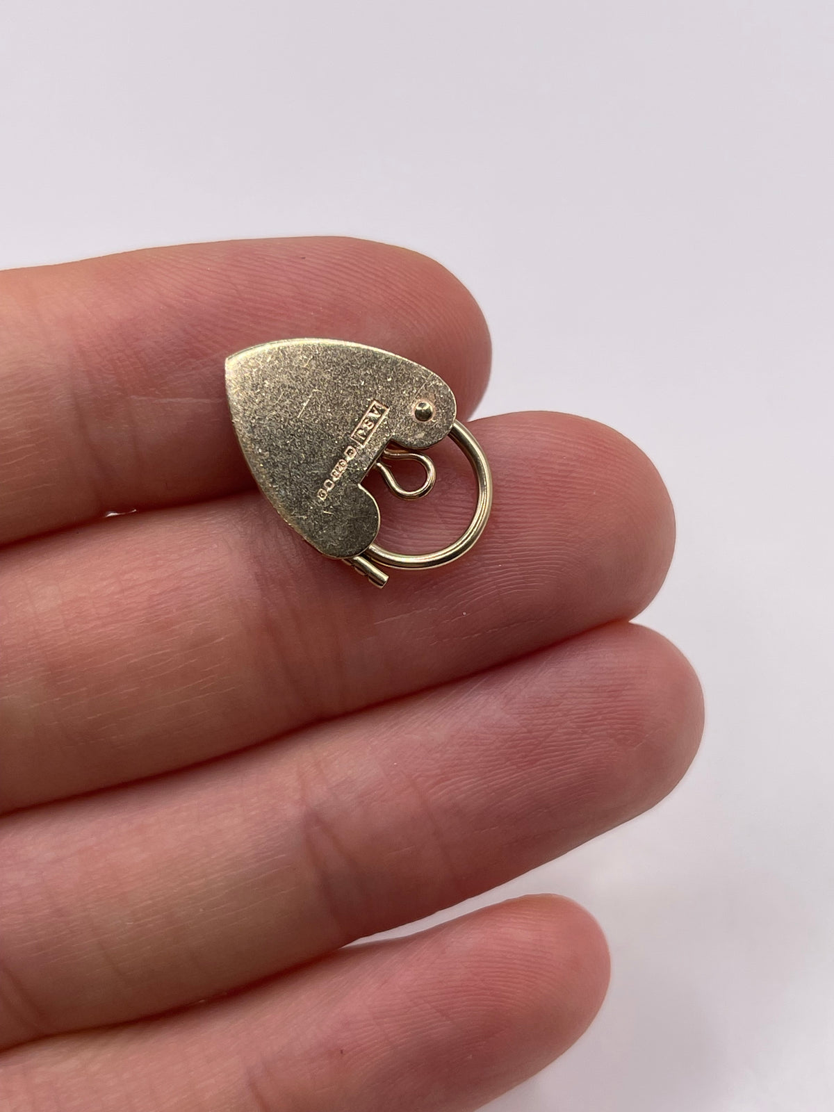 9ct gold padlock 11