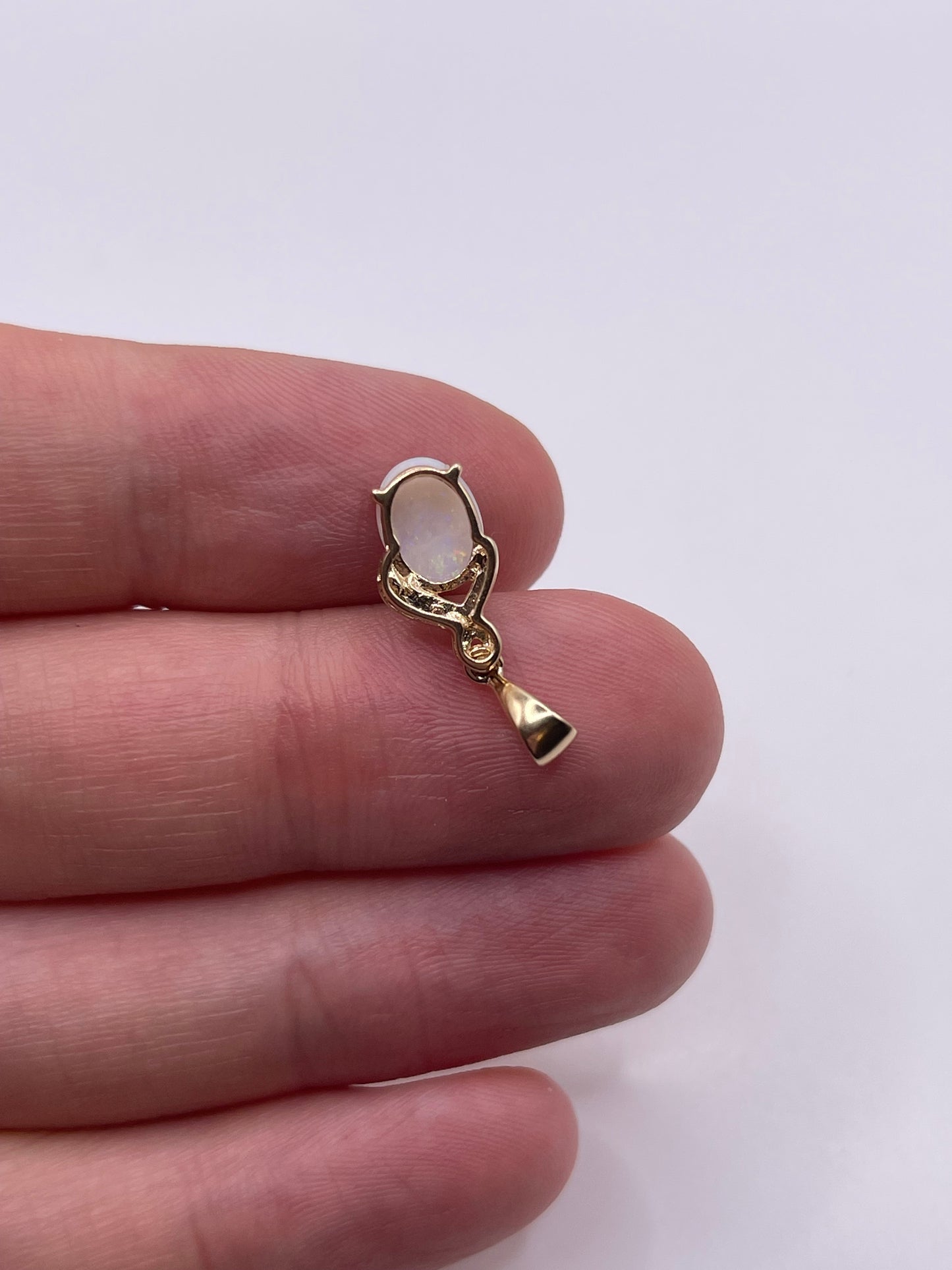 9ct gold opal and diamond pendant