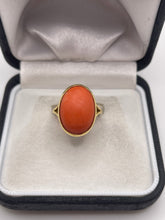 Load image into Gallery viewer, 18ct gold coral ring
