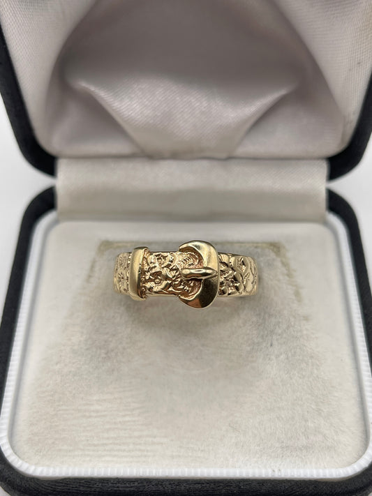Heavy 9ct gold engraved buckle ring