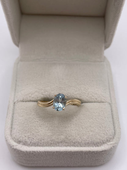 9ct gold aquamarine ring