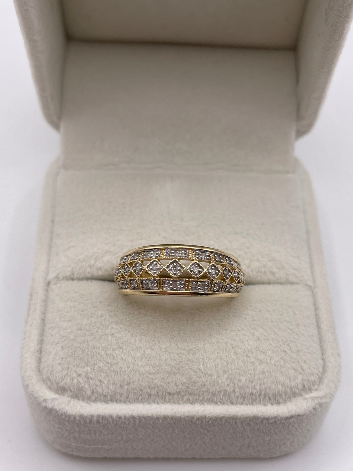 9ct gold diamond cluster ring