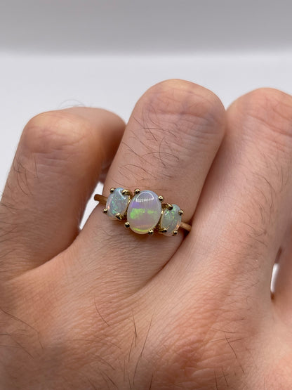 9ct gold opal ring