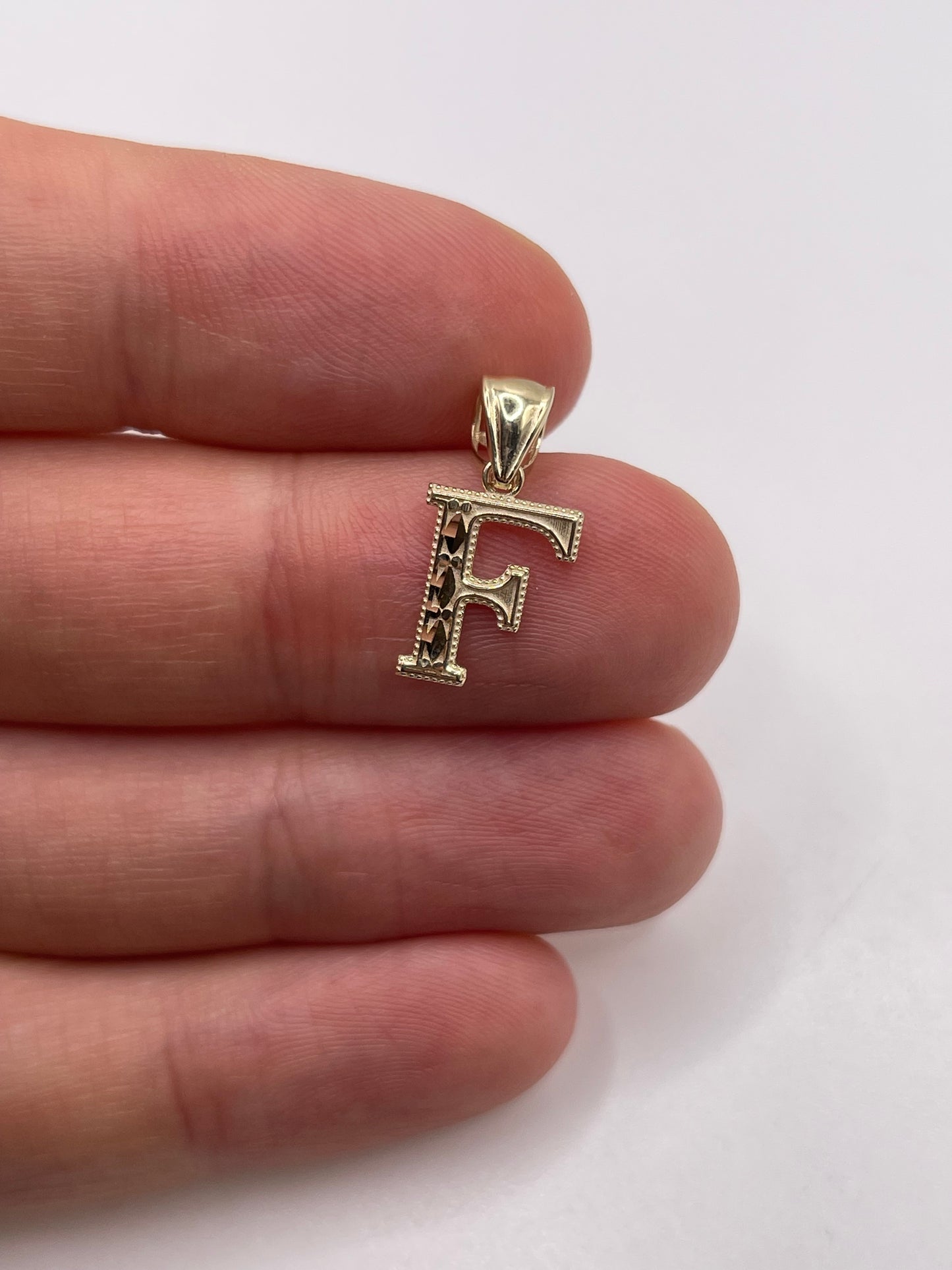 9ct gold initial F pendant
