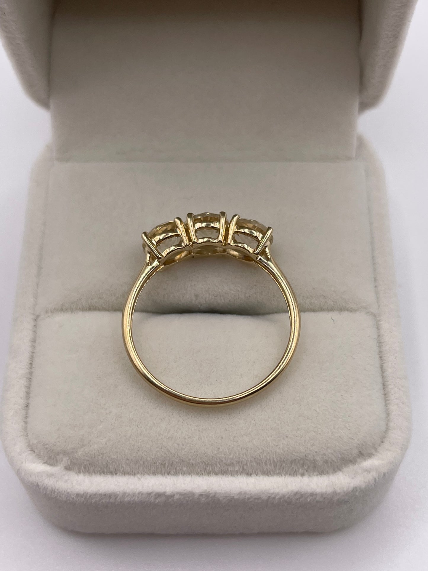 9ct gold quartz ring