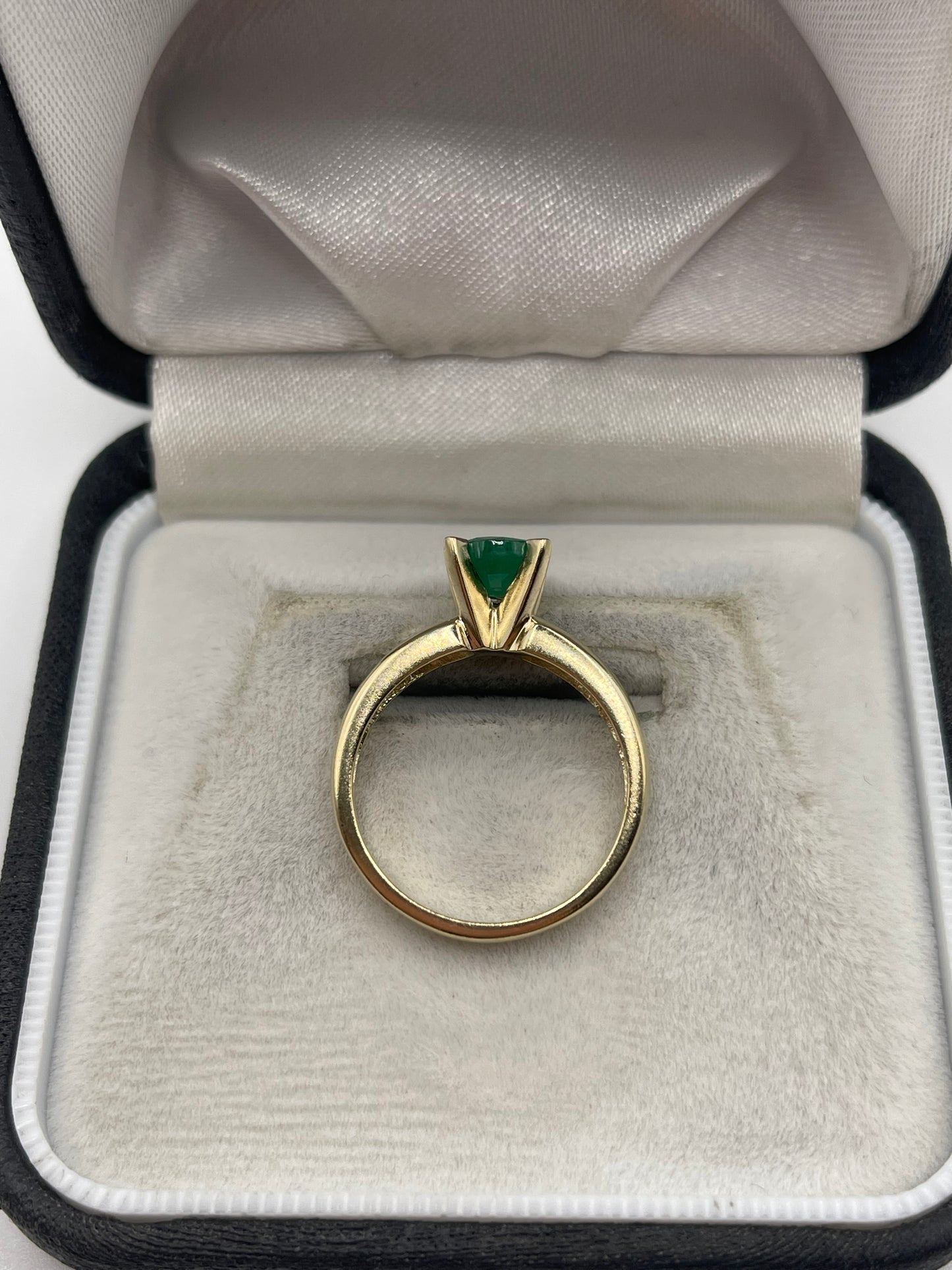 9ct gold emerald ring