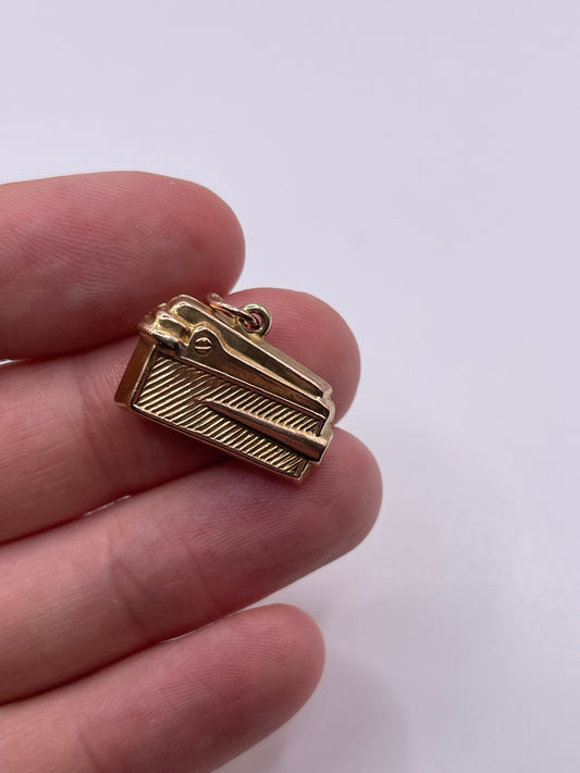 9ct gold lighter charm