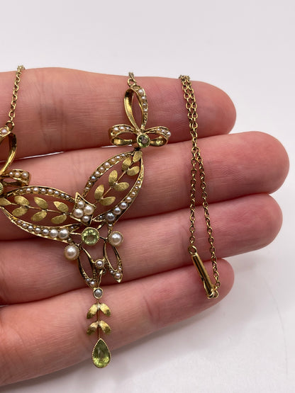 Antique 15ct gold peridot and pearl necklace
