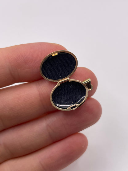 9ct gold locket pendant