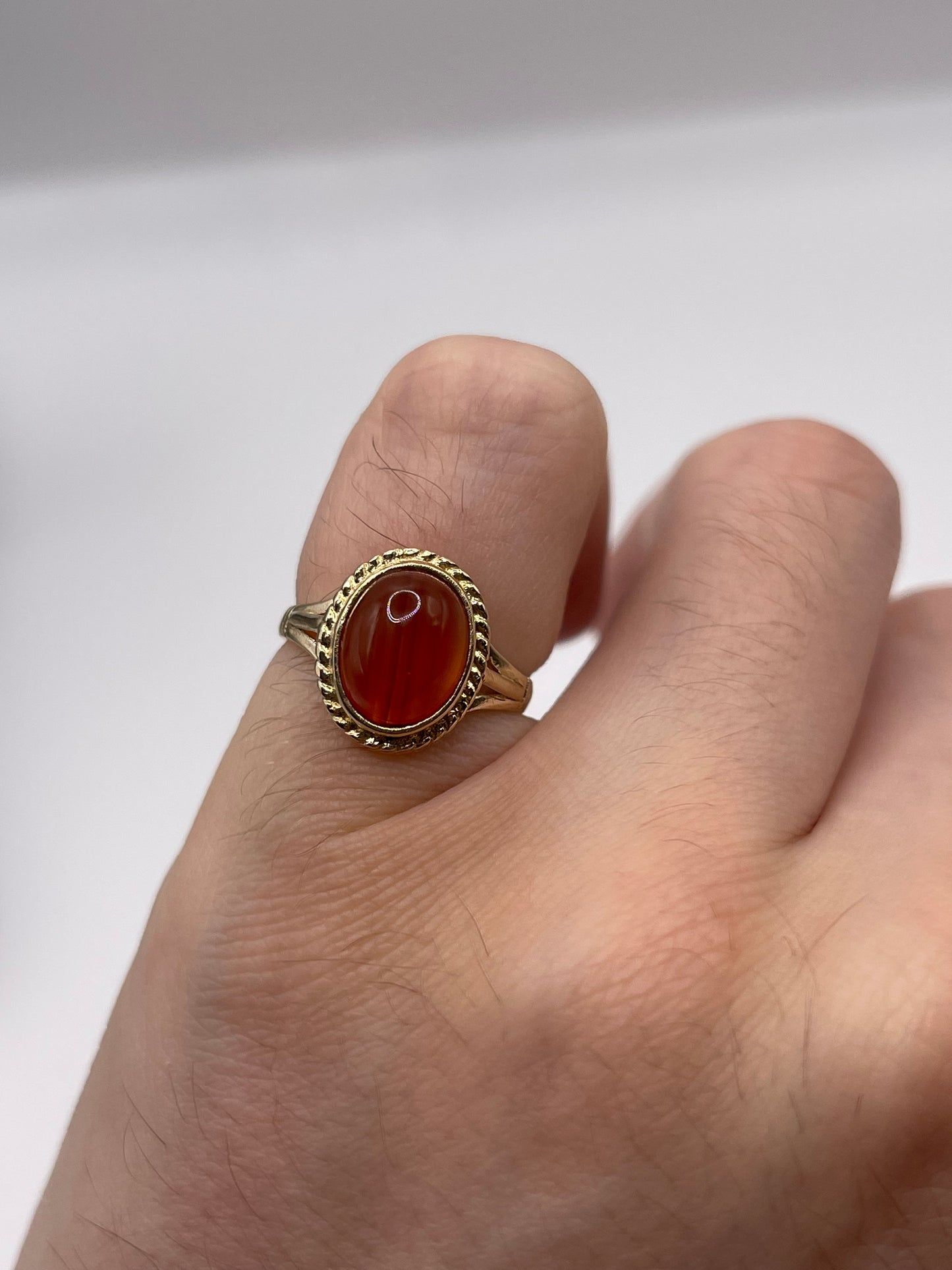 9ct gold agate ring