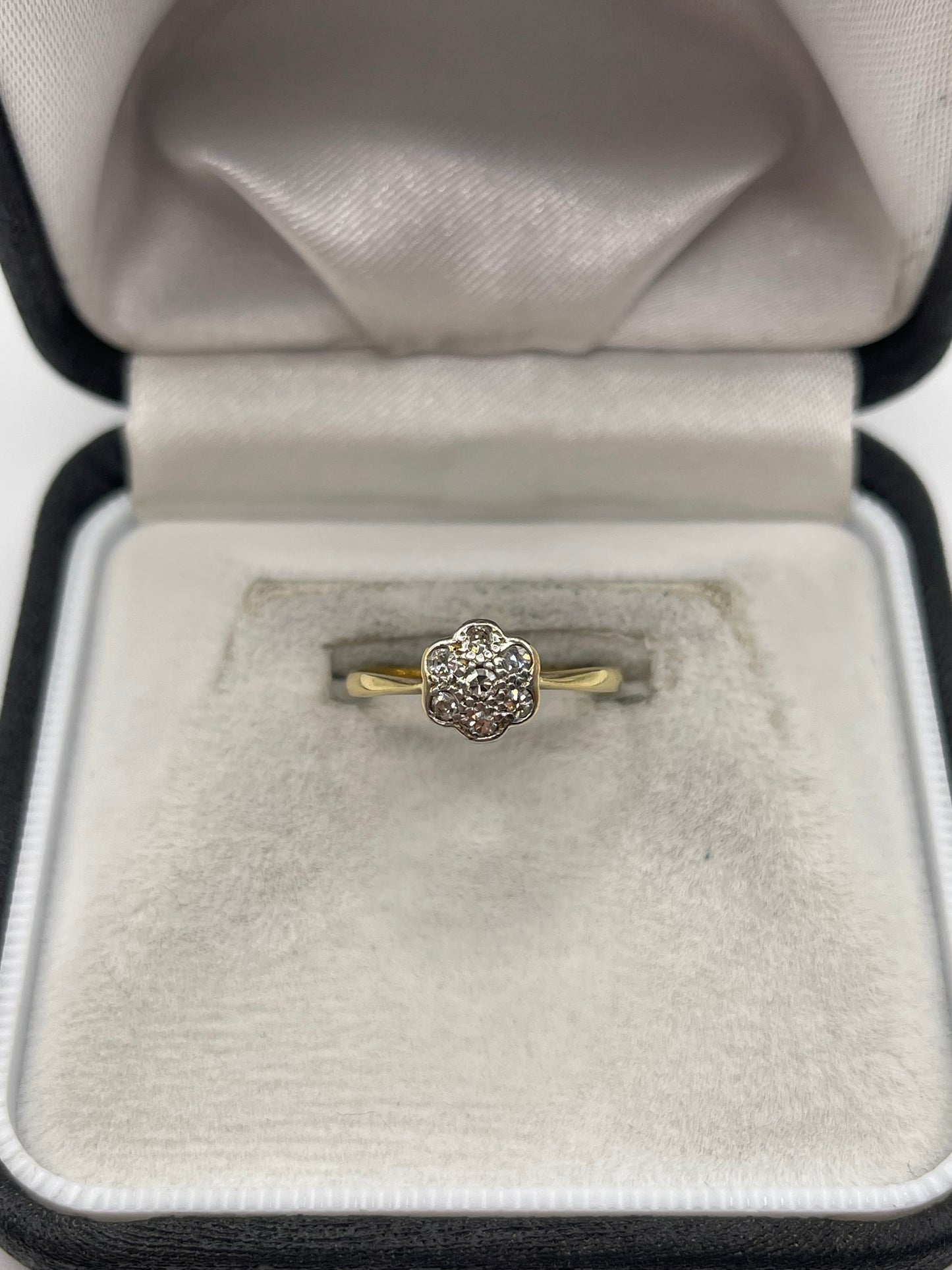 18ct gold diamond cluster ring