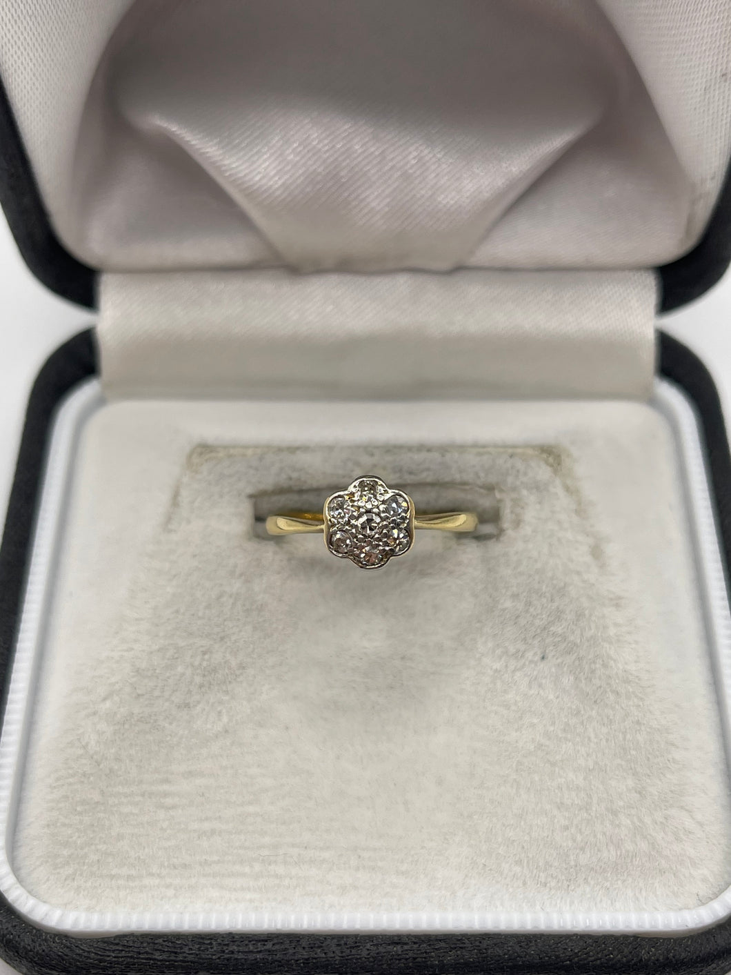 18ct gold diamond cluster ring