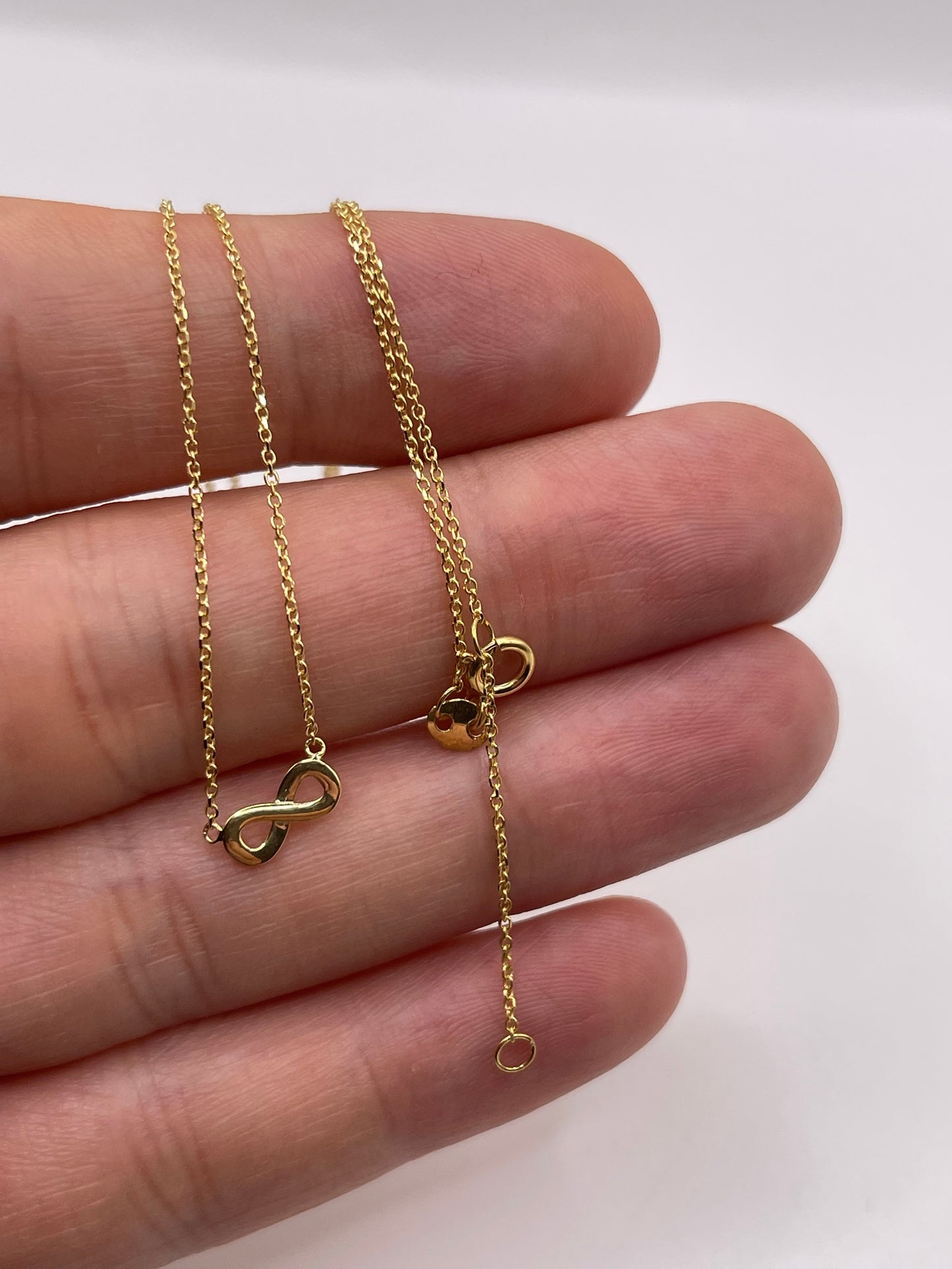 9ct gold infinity necklace