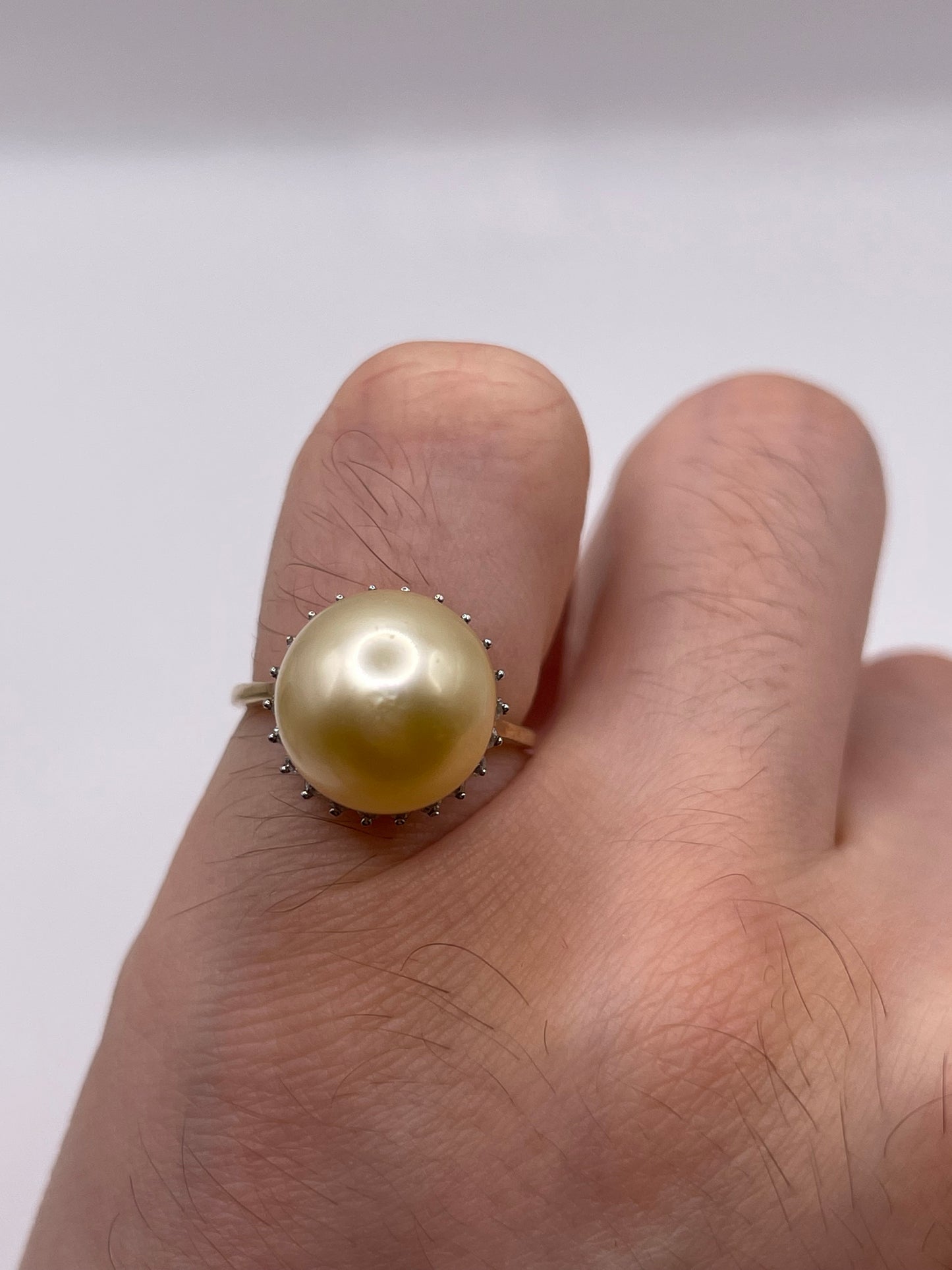 9ct gold pearl and diamond ring