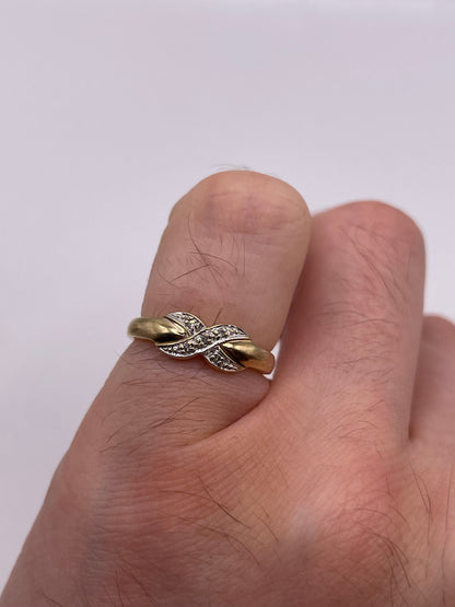 9ct gold diamond ring