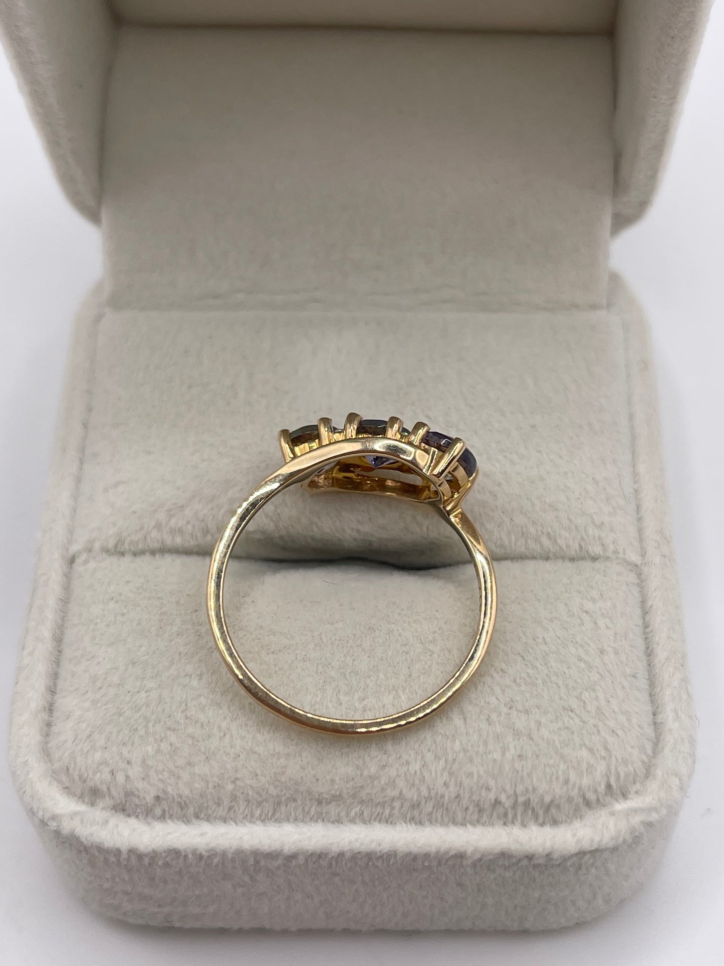 9ct gold tanzanite ring