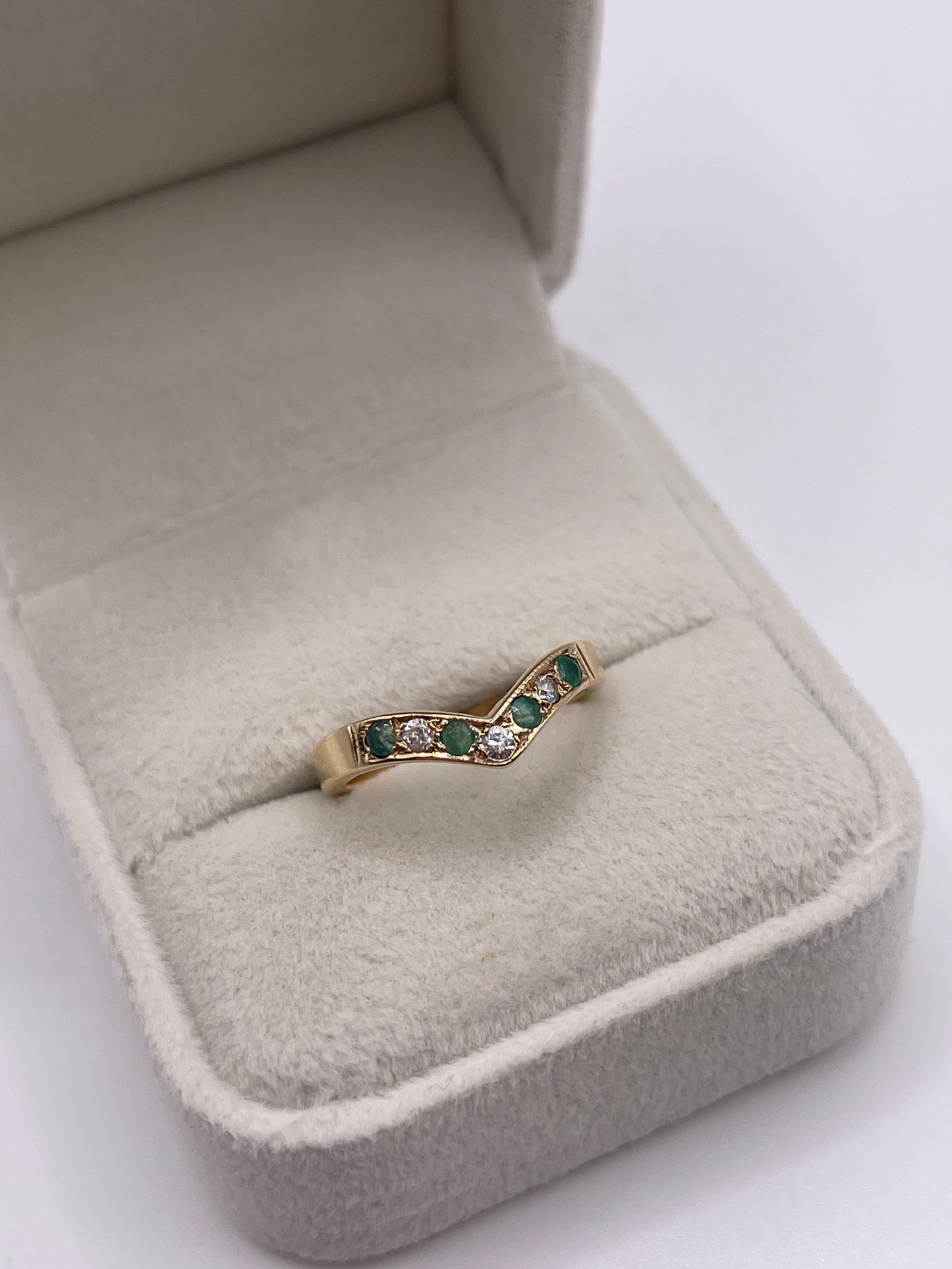 9ct gold emerald and cz wishbone ring
