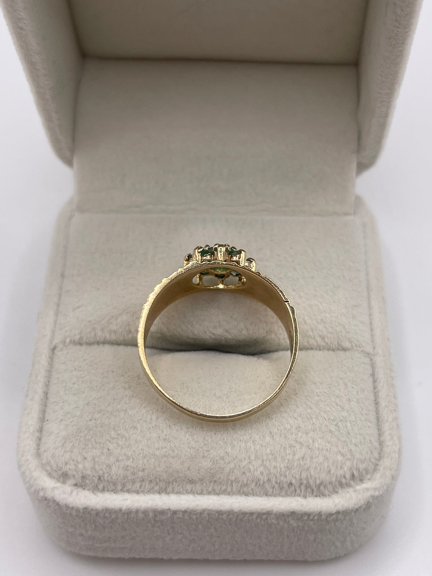 9ct gold emerald cluster ring