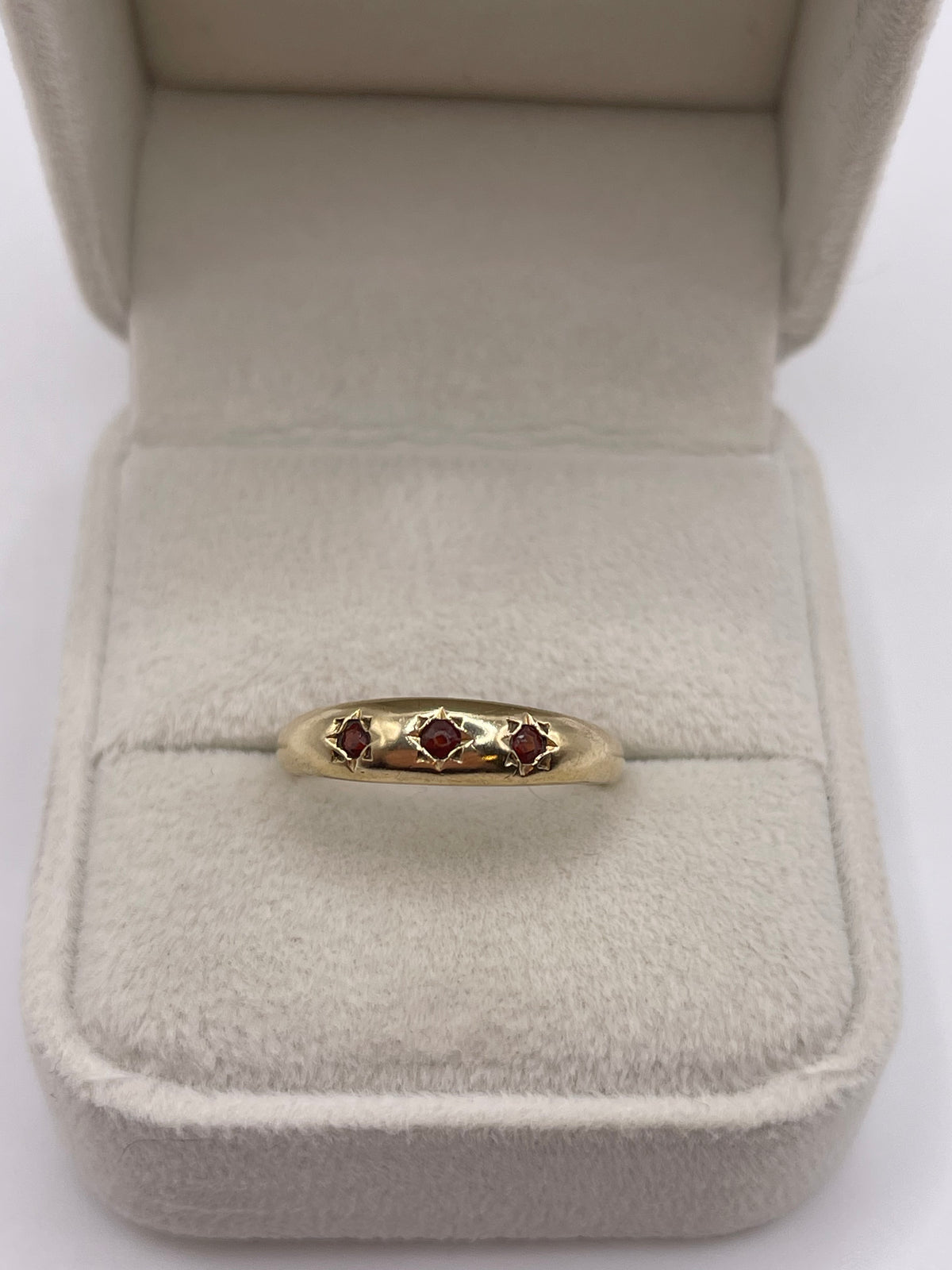 9ct gold garnet gypsy ring