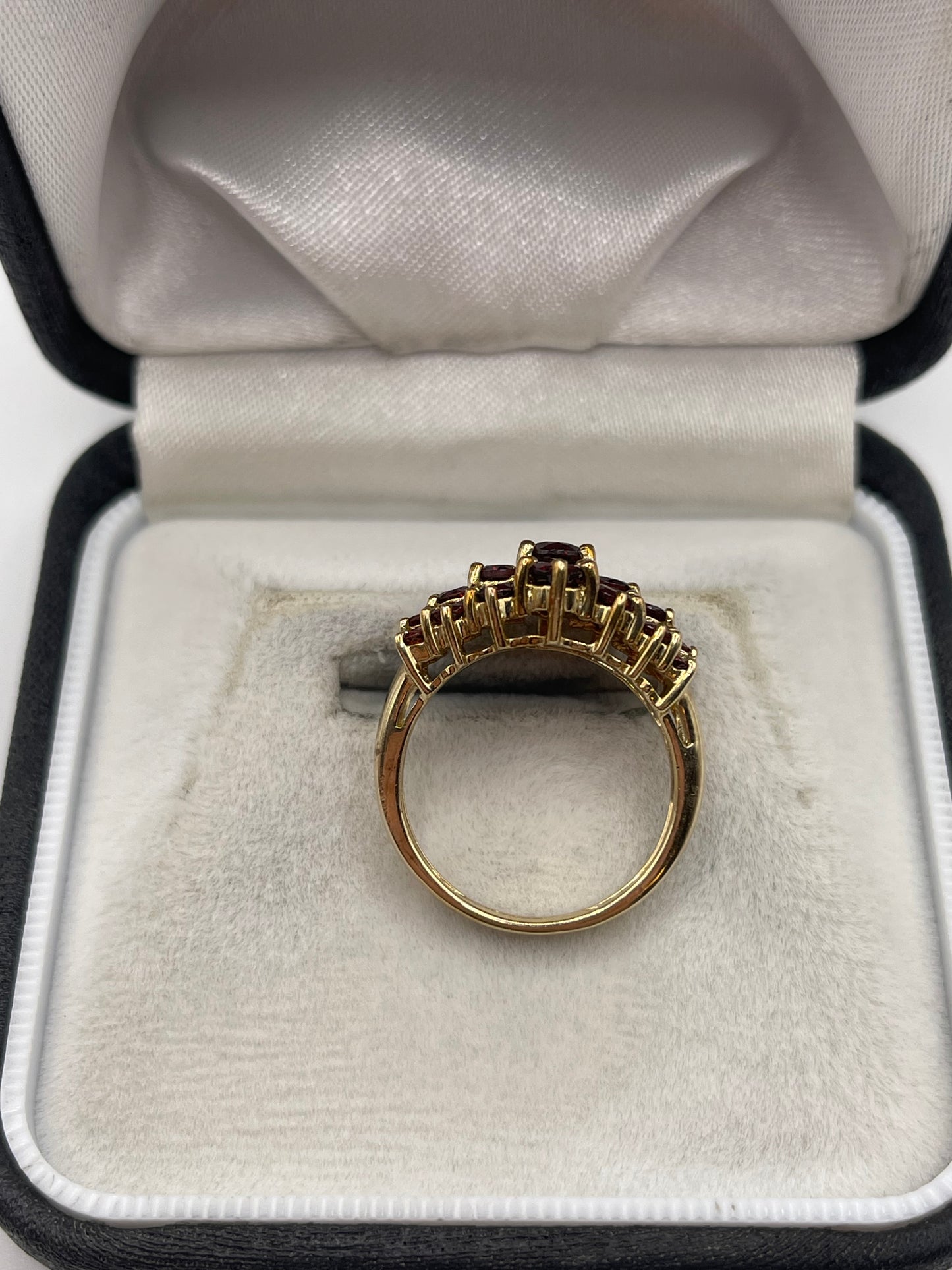 9ct gold garnet cluster ring