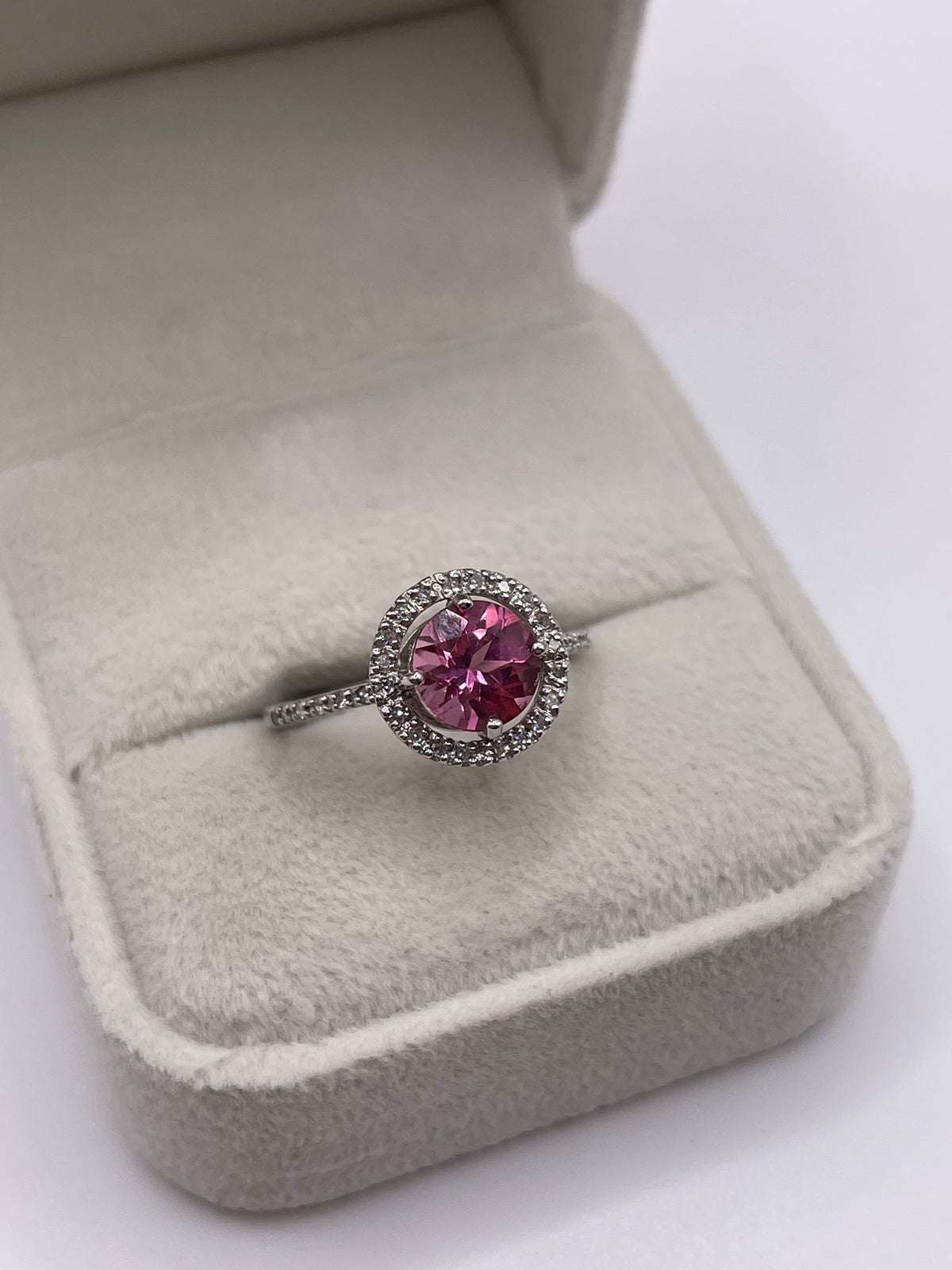 18ct white gold tourmaline and diamond ring