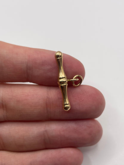 9ct gold T bar pendant