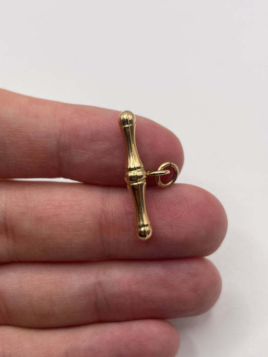 9ct gold T bar pendant