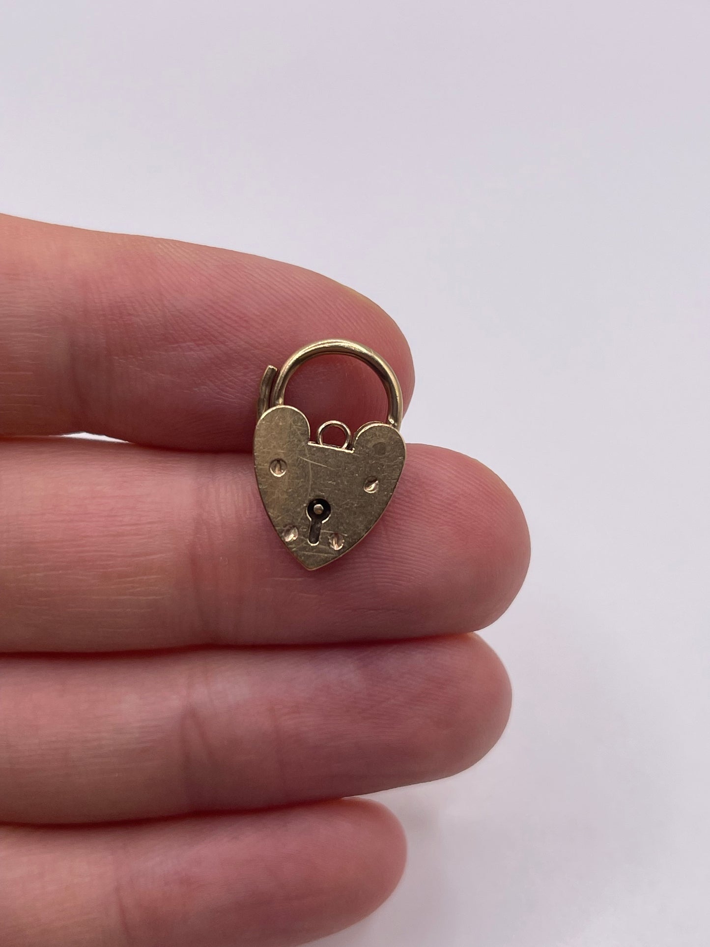 9ct gold padlock 8