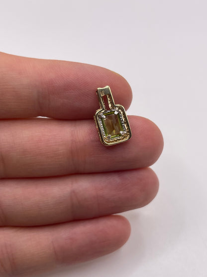 9ct two tone gold peridot pendant