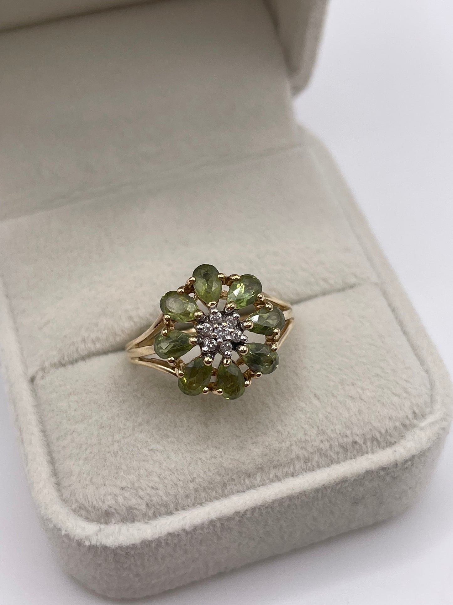 9ct gold quartz and diamond ring