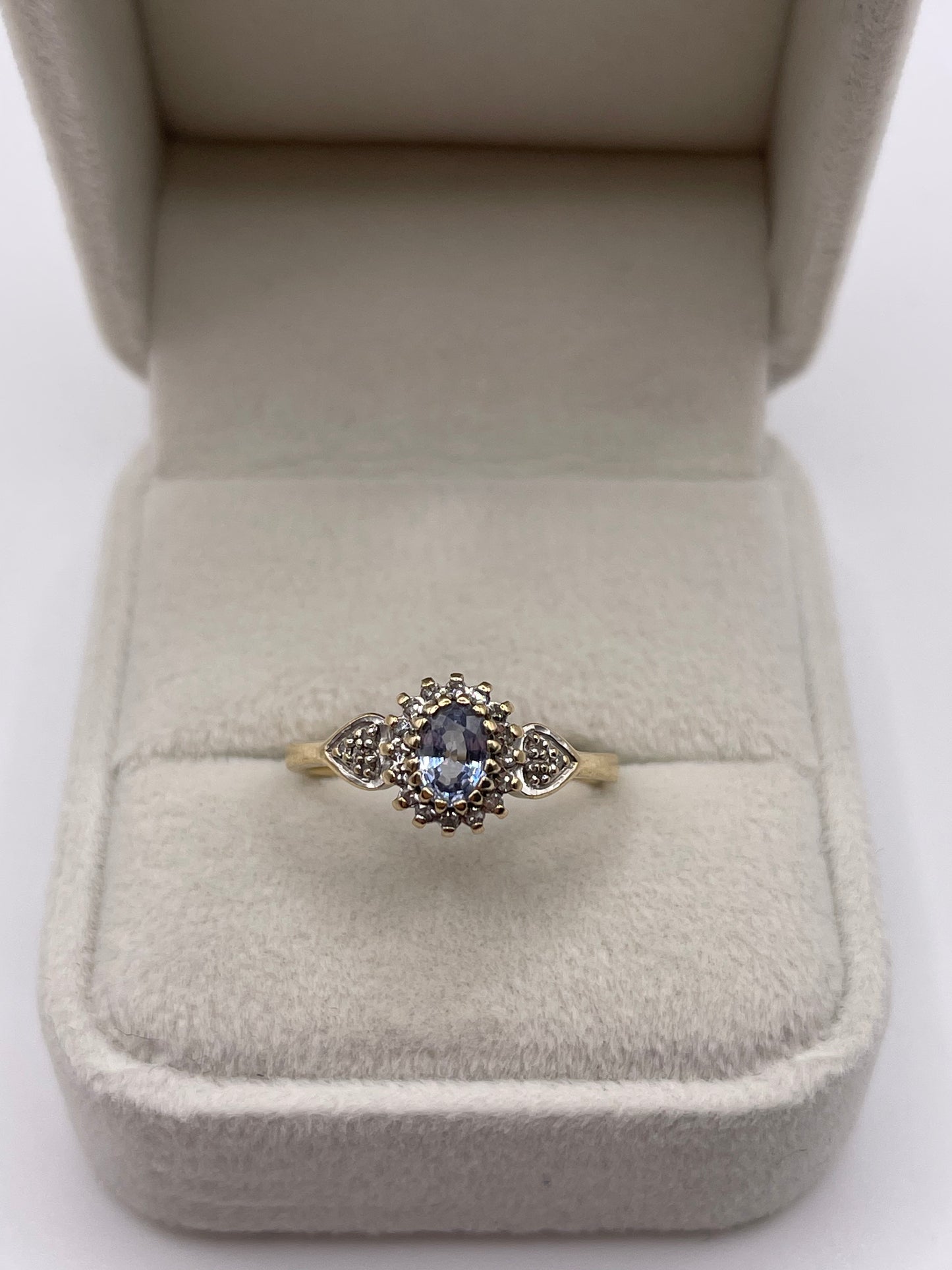 9ct gold sapphire and diamond ring
