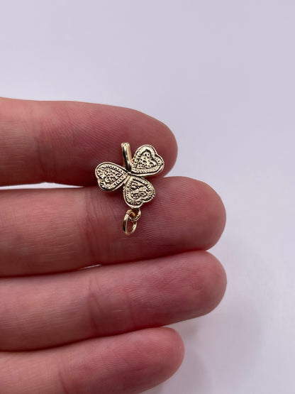 9ct gold shamrock pendant