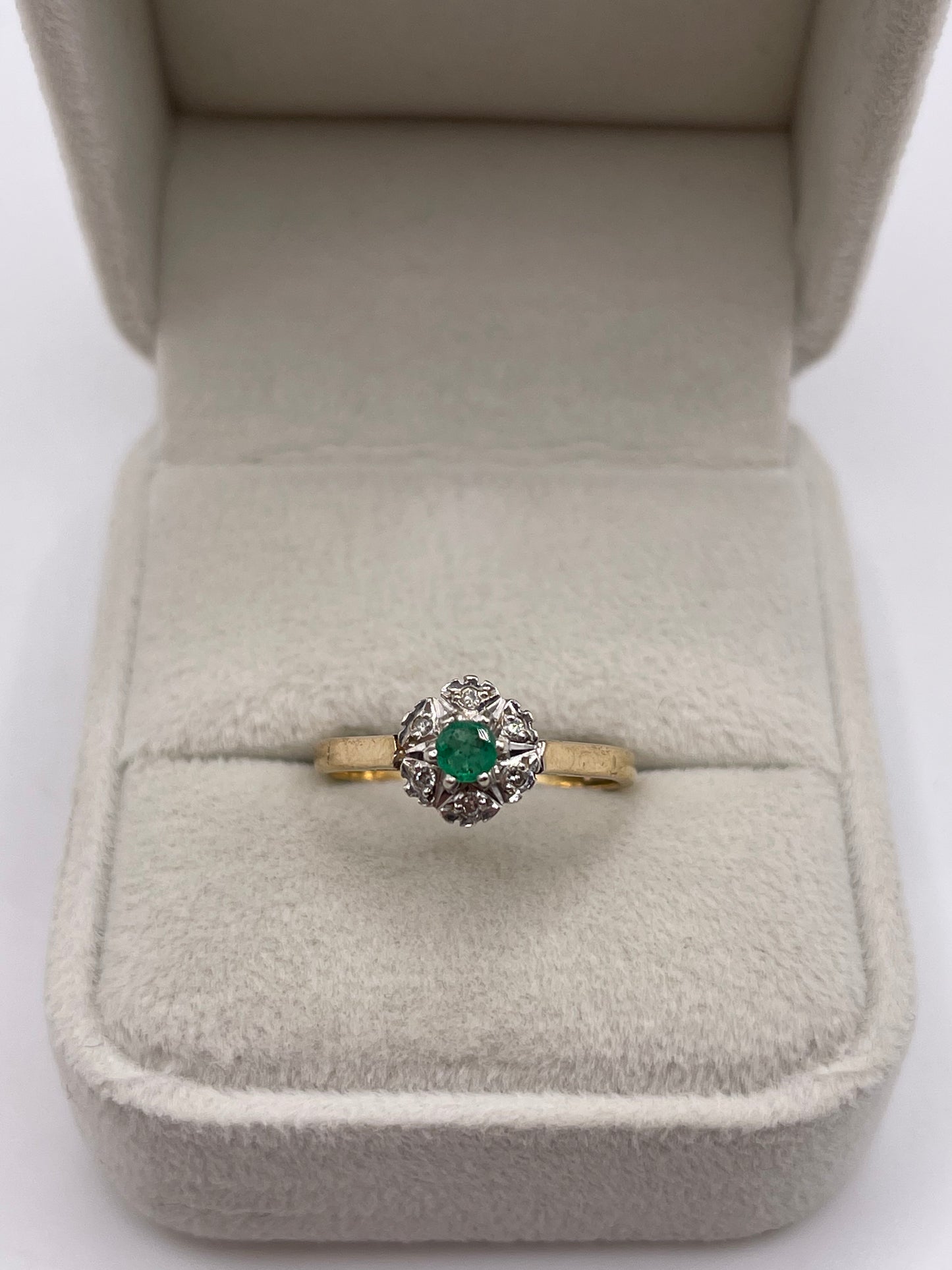 9ct gold emerald and diamond ring