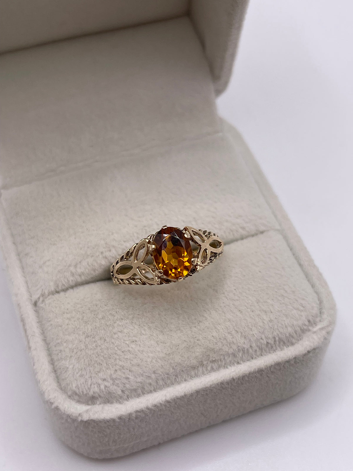 9ct gold citrine ring