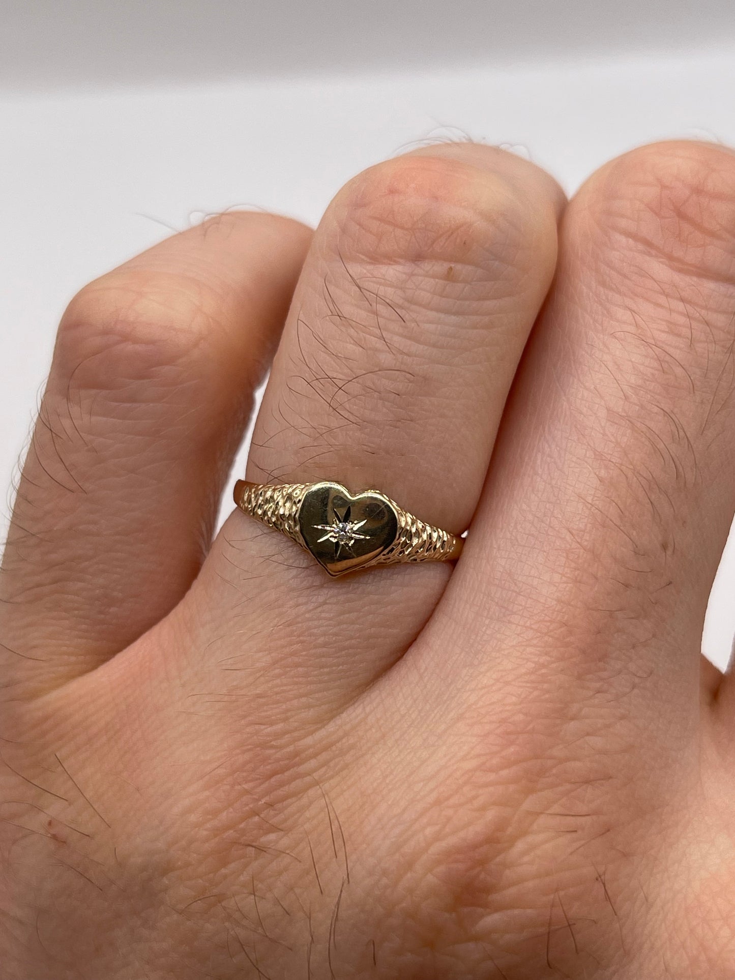 9ct gold diamond heart ring