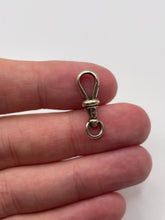 Load image into Gallery viewer, 9ct gold dog clip 36
