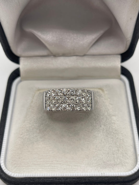 9ct white gold 2ct diamond cluster ring