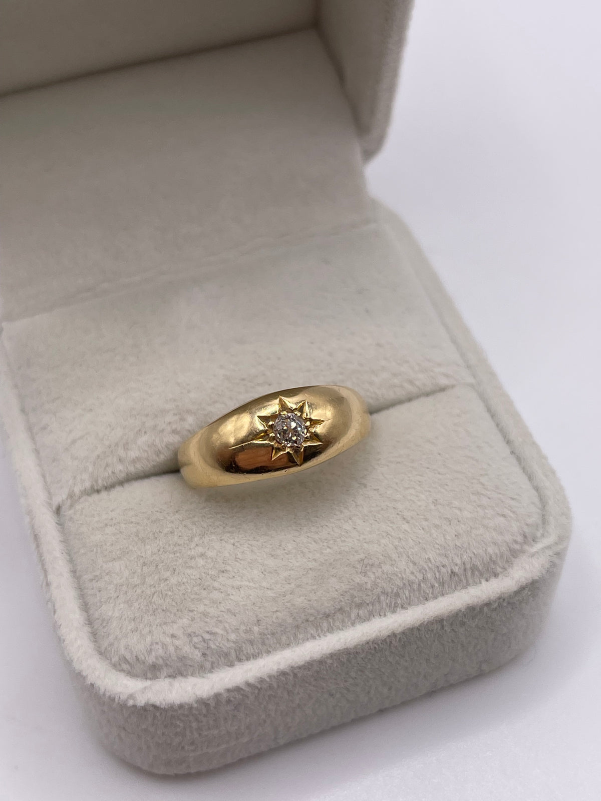 Antique 18ct gold old cut diamond gypsy ring