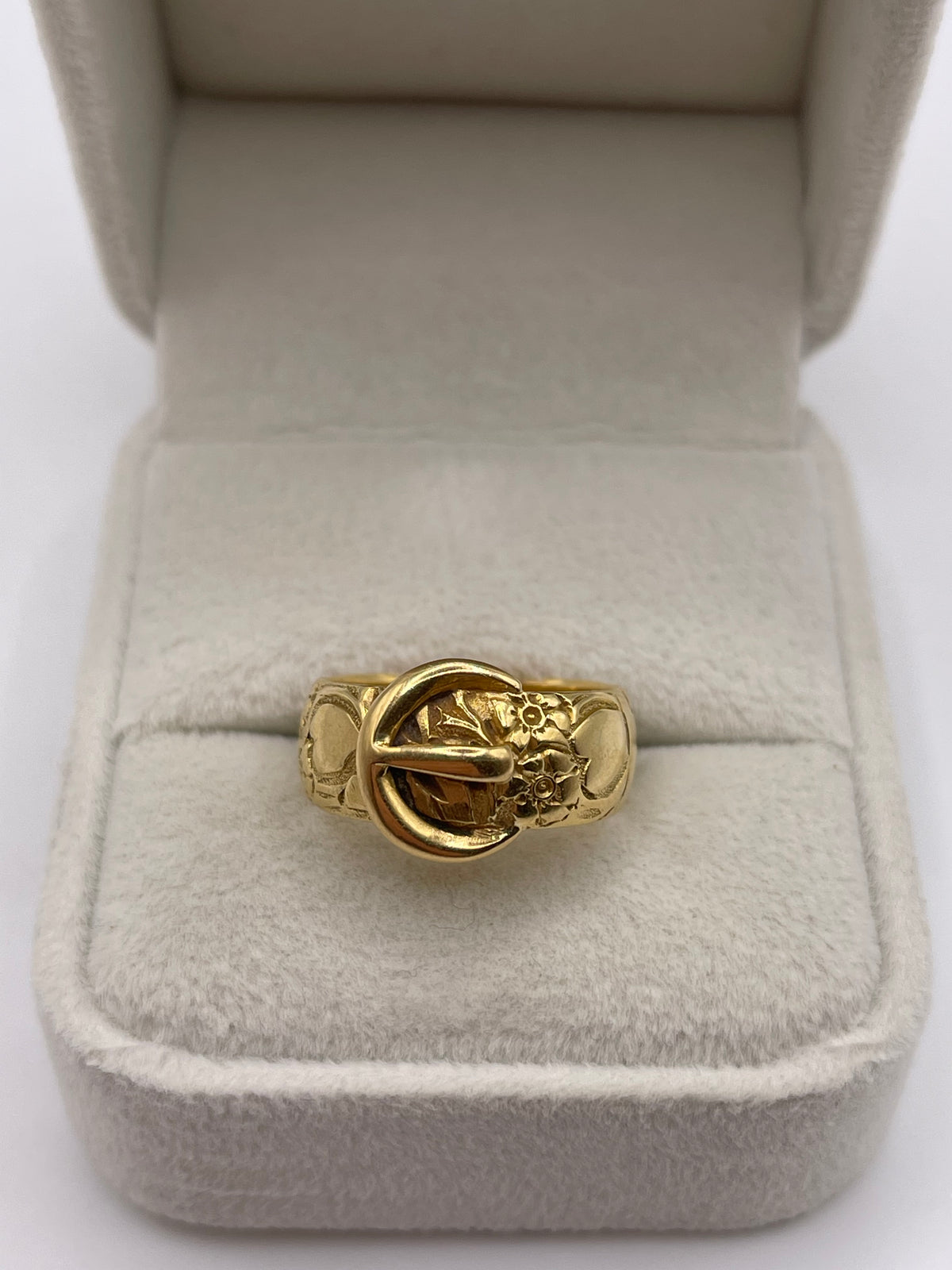 Antique 18ct gold buckle ring