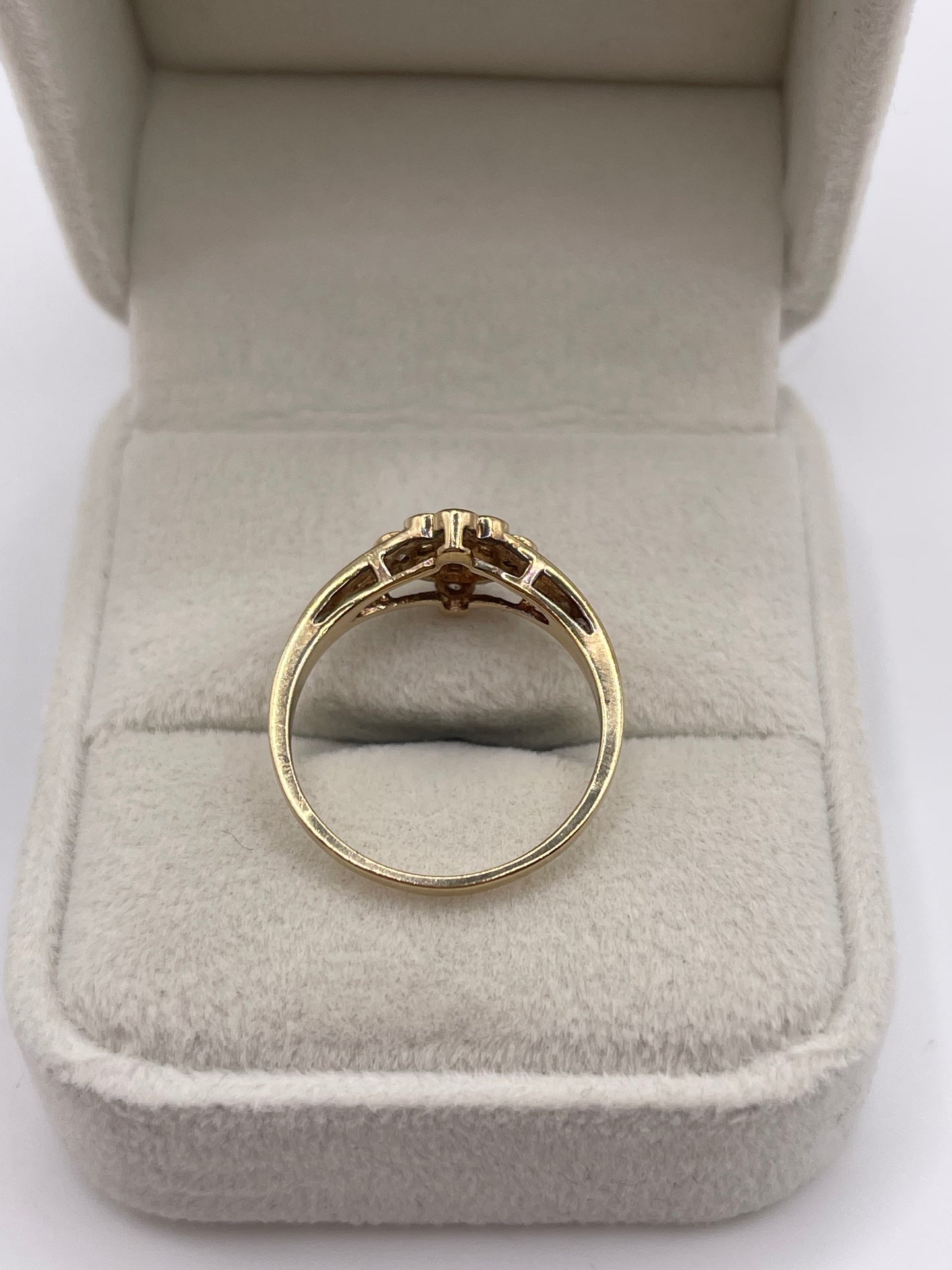 9ct gold diamond cluster ring