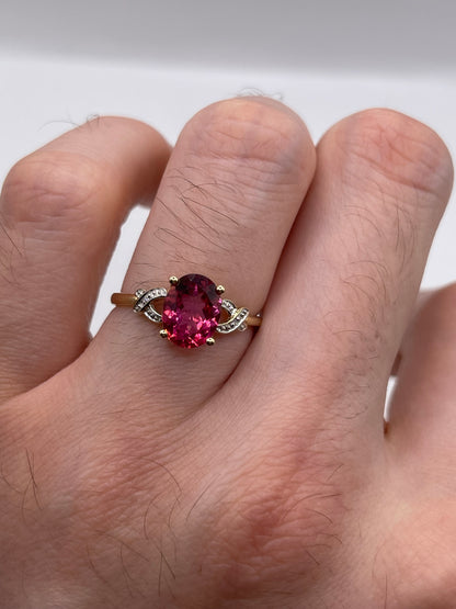9ct gold topaz and diamond ring