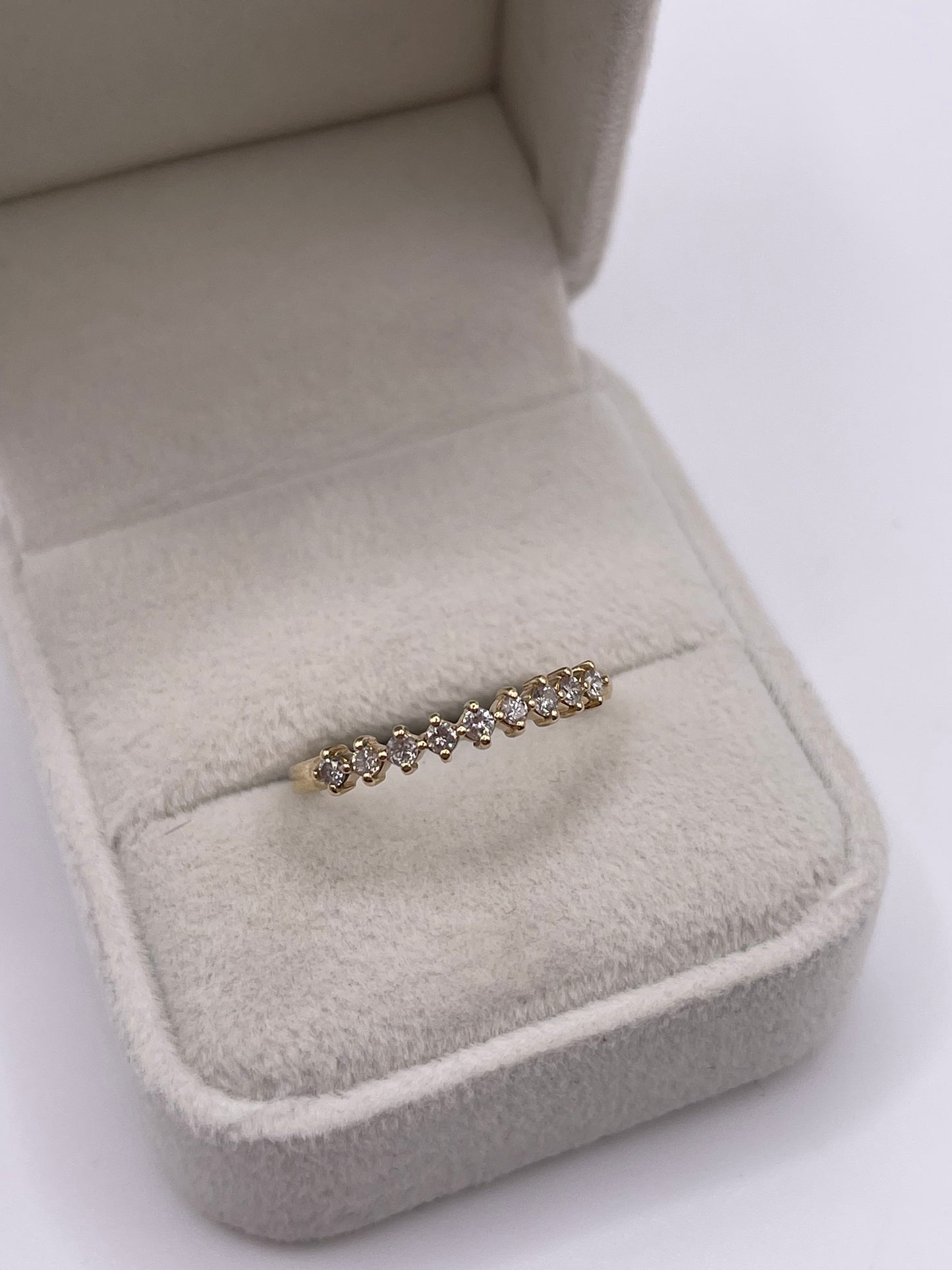 9ct gold diamond ring