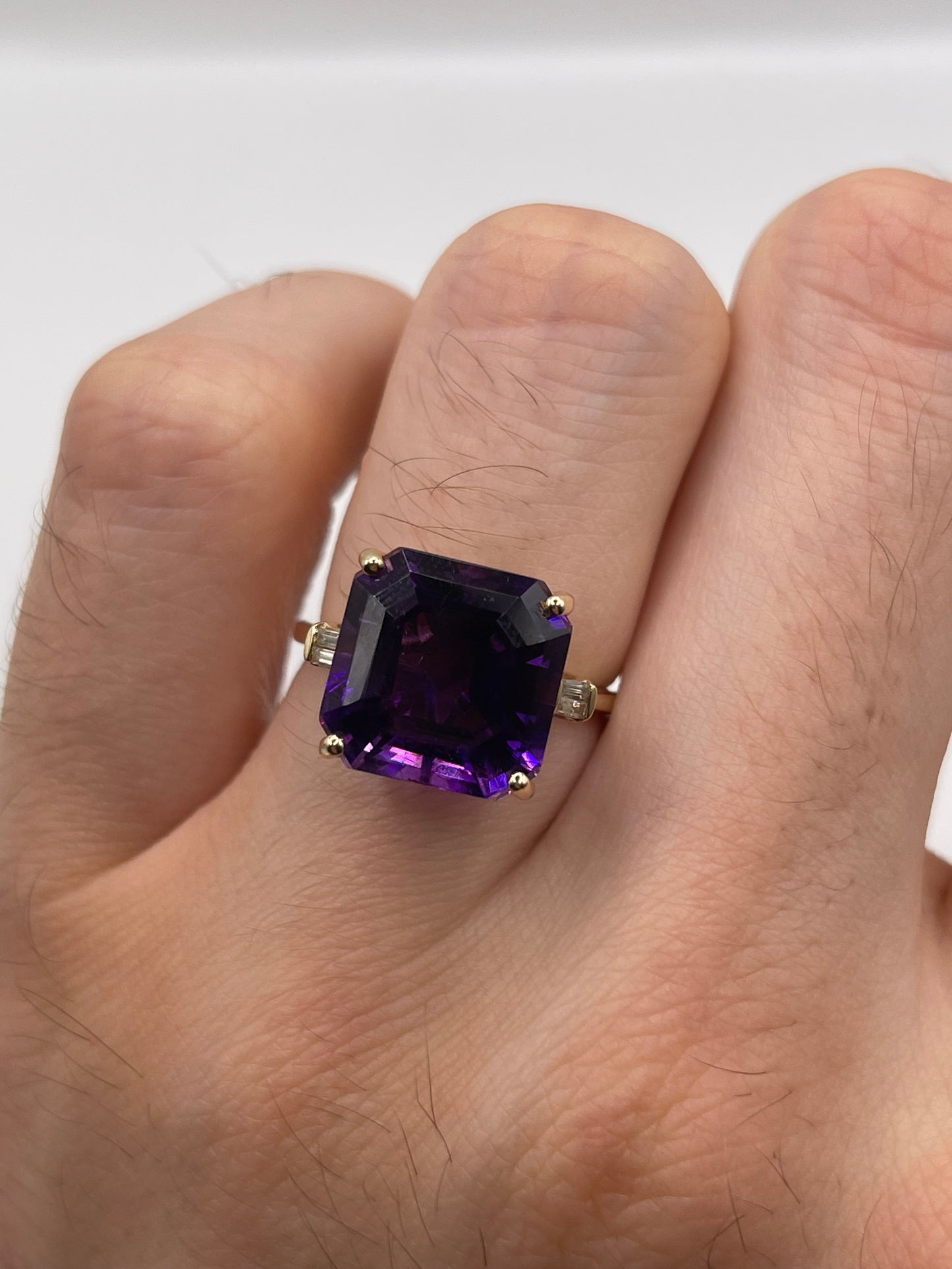 9ct gold amethyst and zircon ring